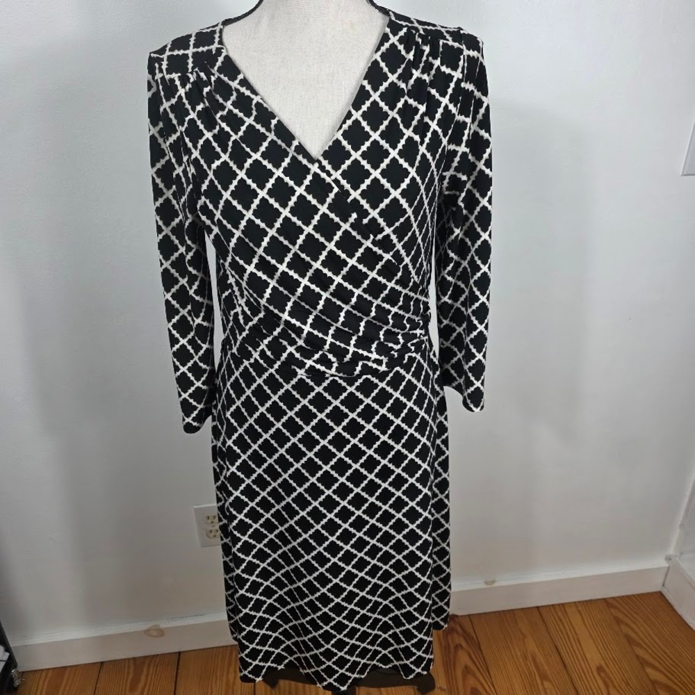 White House Black Market Faux Wrap Dress Womens Large Black‎ White Geometric